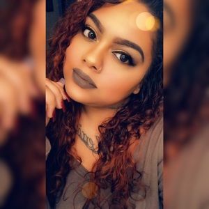 Meet your Posher, Crystal